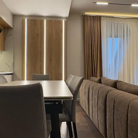 Blue Boutique 3 *